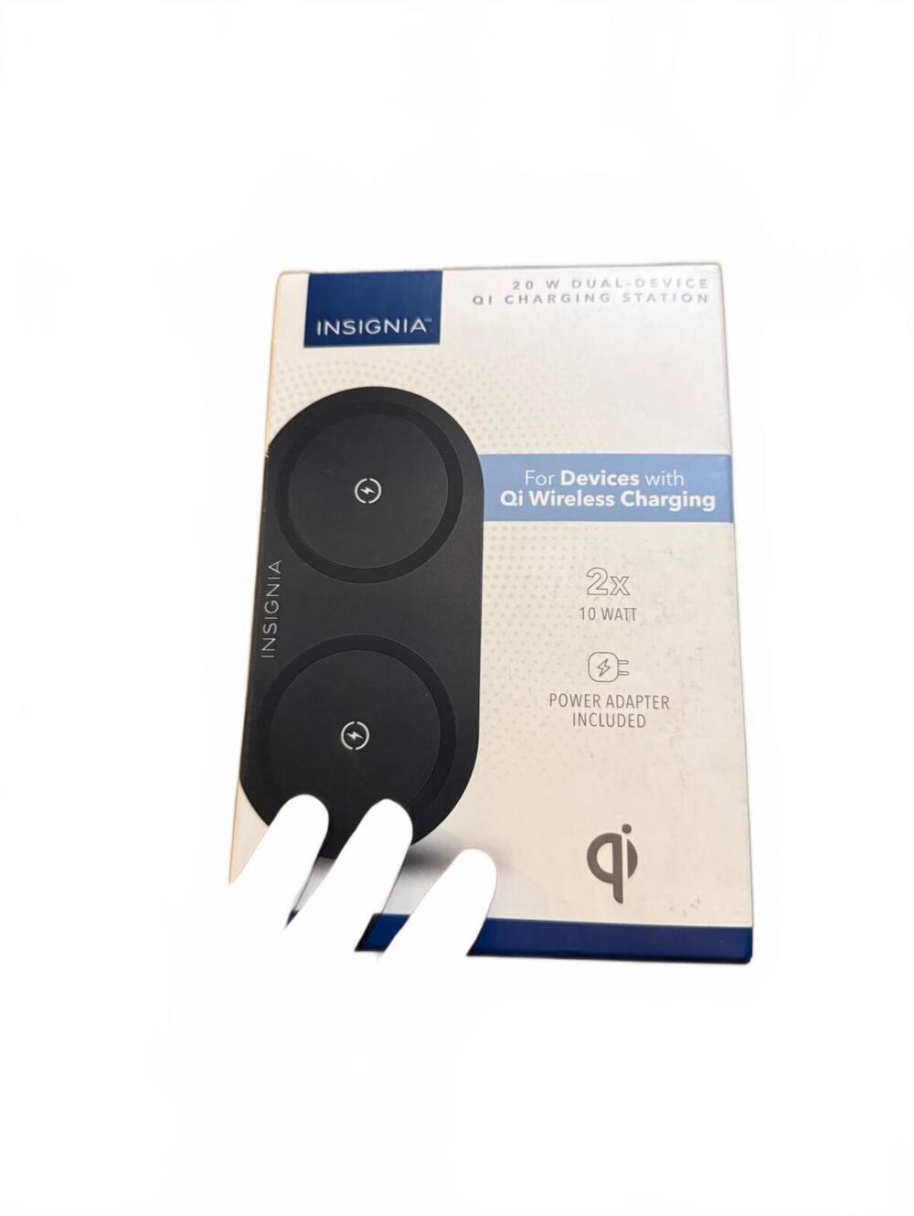 Insignia 20W Dual-Device Qi Charging Station new in box